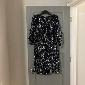Gabby Skye 16w Women Navy Blue Dress w/ White Floral Design Print